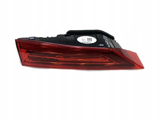 VOLVO XC60 II LIFT LAMPA PRAWA TYLNA PRAWY TYŁ 31446620