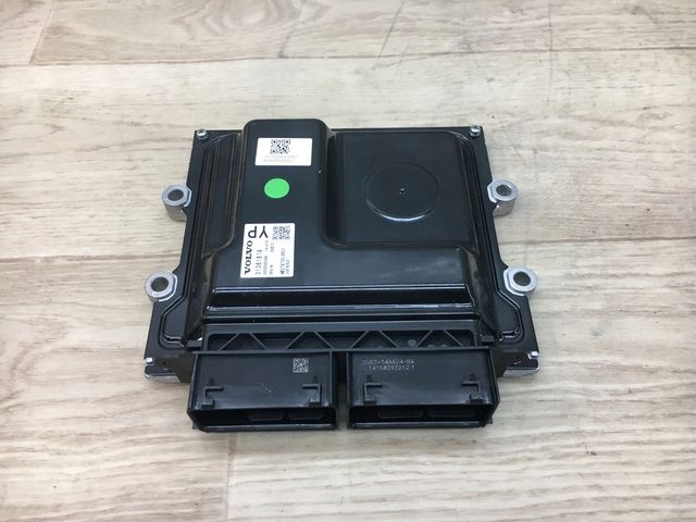 VOLVO XC90 II T8 KOMPUTER SILNIKA 31361819