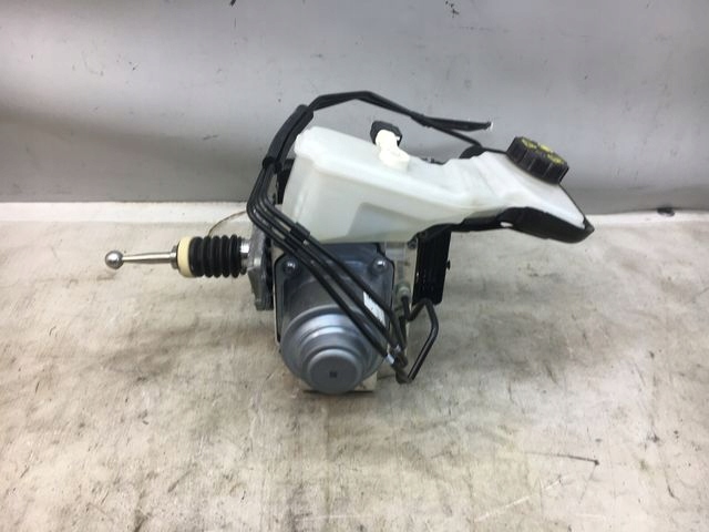 VOLVO XC40 XC60 POMPA HAMULCOWA 32281728