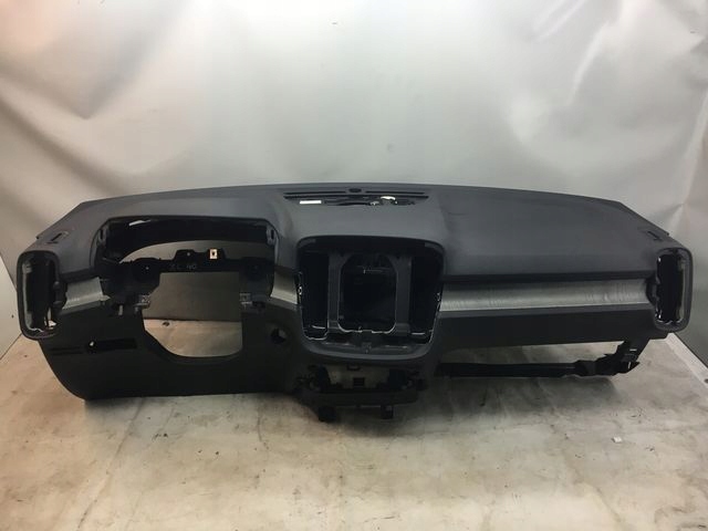VOLVO XC40 DESKA ROZDZIELCZA KOKPIT 31442543