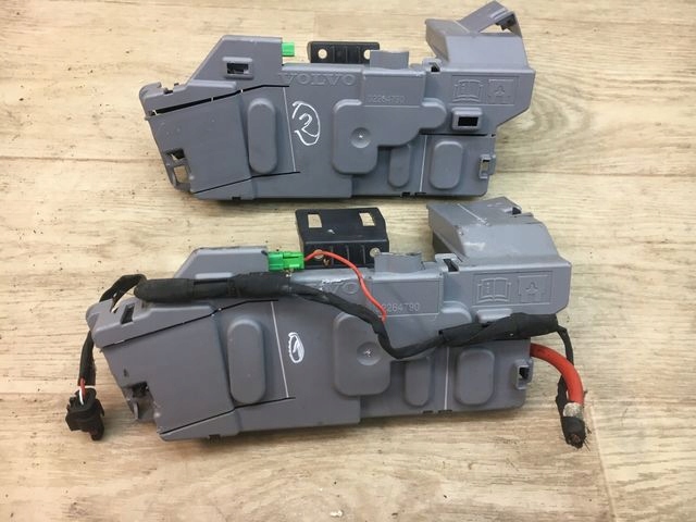 VOLVO XC60 KLEMA PLUSOWA 32264790