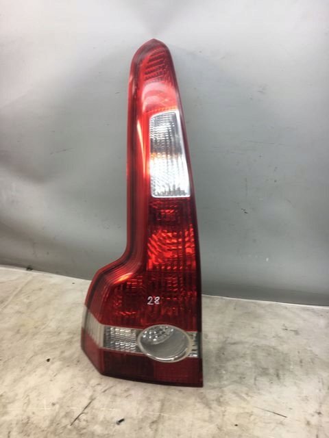 VOLVO V50 LAMPA LEWA TYLNA 30678745