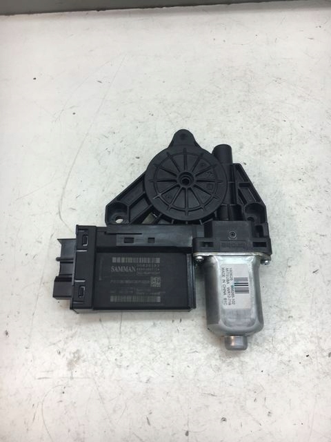 VOLVO XC90 II SILNICZEK SZYBY PRAWY TYŁ 50836593