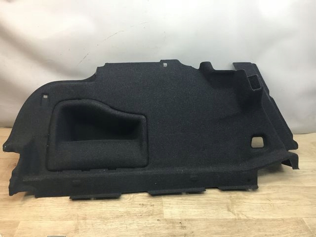 VOLVO S90 LONG BOCZEK TAPICERKA BAGAŻNIKA LEWA 31684193