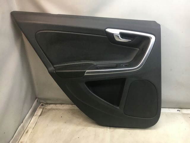 VOLVO V40 BOCZEK DRZWI LEWY TYŁ 1302149