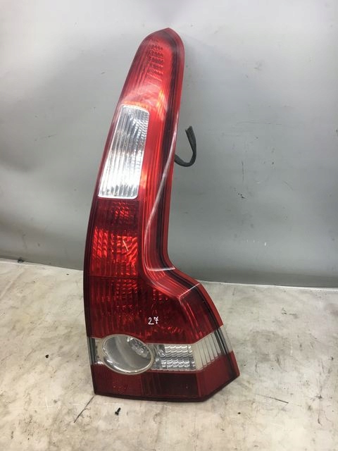 VOLVO V50 LAMPA PRAWA TYLNA 30678748