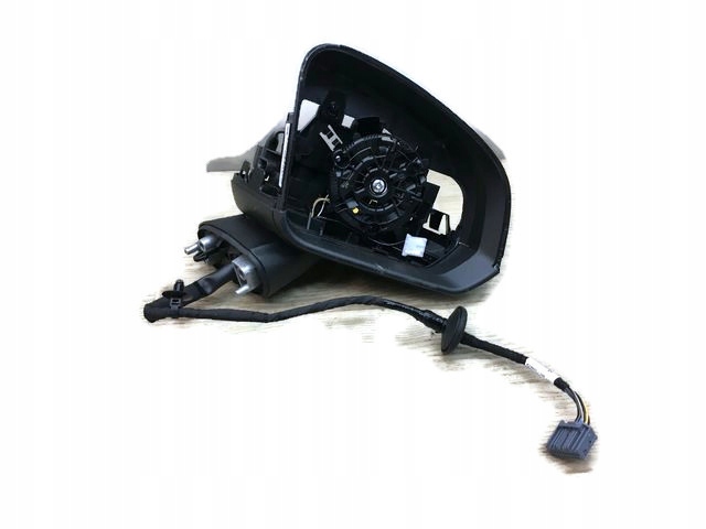 VOLVO XC40 OBUDOWA LUSTERKA PRAWA 9 PIN 31477676