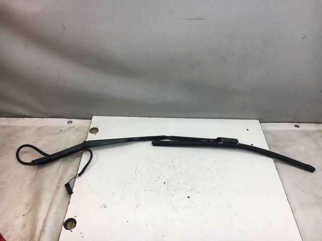 VOLVO S60 III RAMIĘ WYCIERACZKI PRAWE 31693538