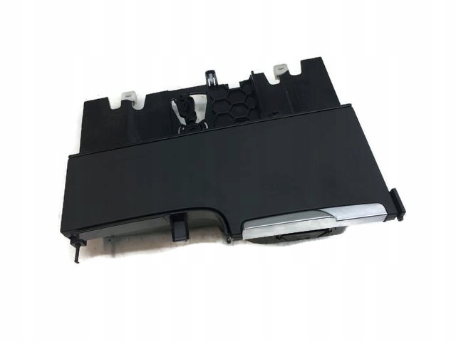 VOLVO XC60 XC90 POPIELNICZKA SCHOWEK 31377381