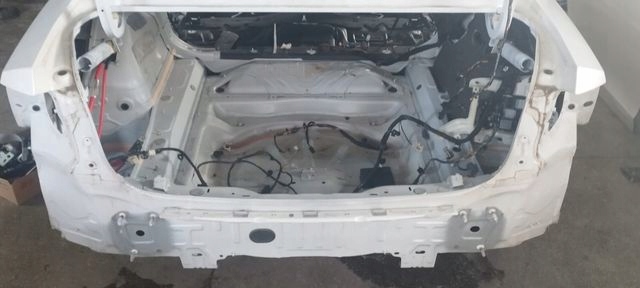 VOLVO S90 LONG BŁOTNIK PRAWY TYŁ 707