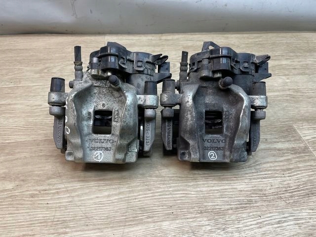 VOLVO XC90 ZACISK HAMULCOWY ELEKTRYCZNY 340 31400669 32217363