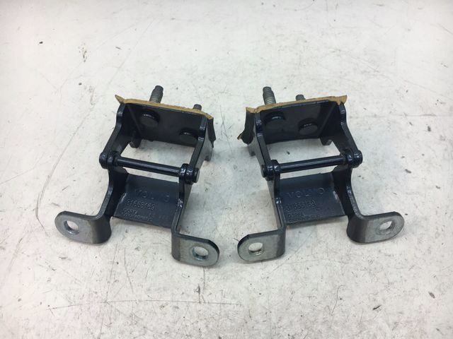 VOLVO XC90 II ZAWIAS KLAPY BAGAŻNIKA 723 31663169