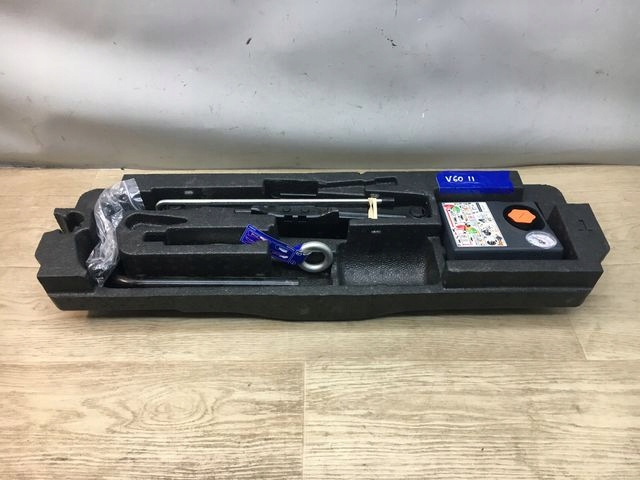 VOLVO V60 II ZESTAW NAPRAWCZY KOMPRESOR HAK HOLOWNICZY 32209745 31680604