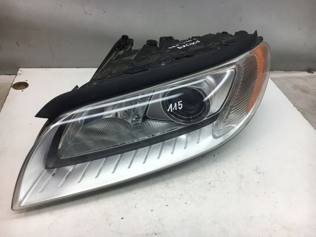 VOLVO V70 S80 LAMPA LEWA PRZEDNIA BIXENON 31214347