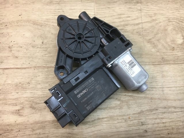 VOLVO XC40 V60 SILNICZEK SZYBY PRAWY TYŁ 32283267