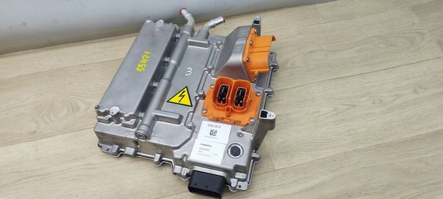 VOLVO XC60 II KONWERTER INWERTER PRZETWORNICA 32280830