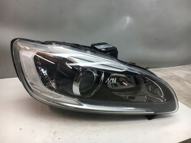 VOLVO S60 V60 LIFT LAMPA PRAWA PRZEDNIA USZKODZONA