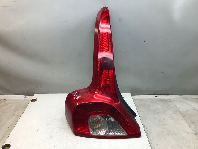 VOLVO C30 LAMPA LEWA TYLNA 31213913