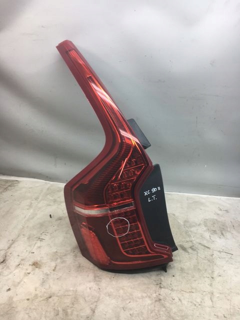 VOLVO XC90 II LAMPA LEWA TYLNA USZKODZONA 31458537
