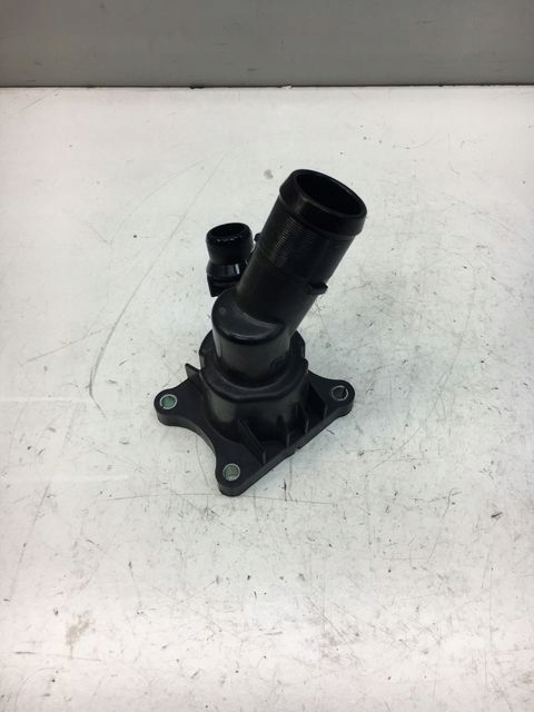 VOLVO XC60 II OBUDOWA TERMOSTATU 31686046