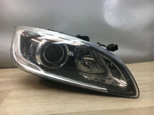 VOLVO S60 V60 LIFT LAMPA PRAWA PRZEDNIA BIXENON SKRĘTNY 31420262