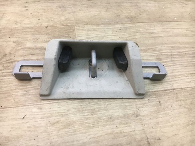 VOLVO XC90 II RYGIEL KLAPY BAGAŻNIKA 39831947