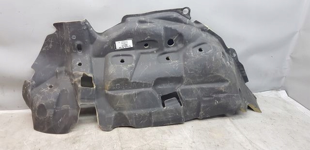 VOLVO XC90 WYGŁUSZENIE NADKOLA PRAWE 31348161