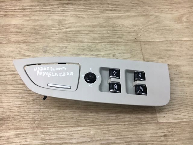 VOLVO S90 LONG PRZEŁĄCZNIK SZYB FOTELI PRAWY TYŁ 31415522