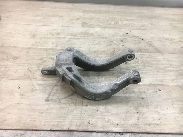 VOLVO S90 V90 MOCOWANIE AMORTYZATORA LEWY PRZÓD 31681720