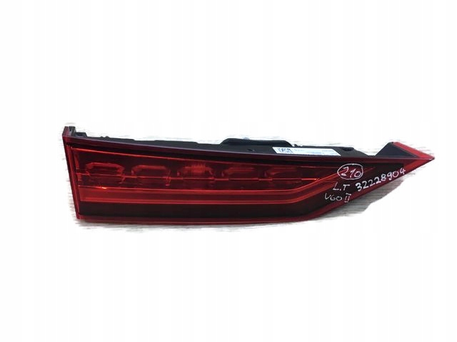 VOLVO V60 II LAMPA LEWA TYLNA 32228904