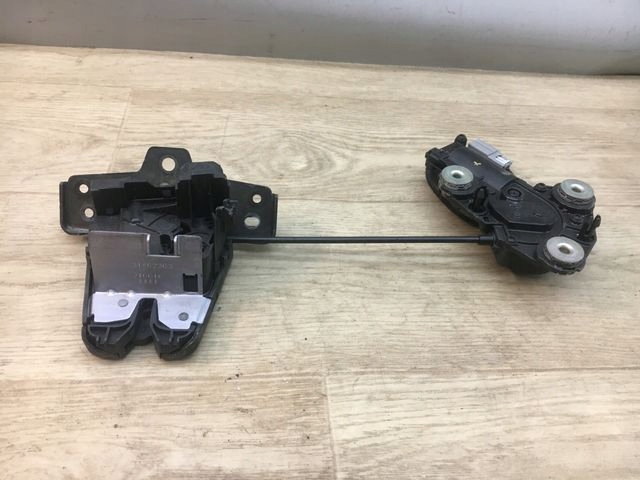 VOLVO XC90 ZAMEK KLAPY BAGAŻNIKA 31462203