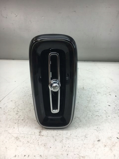 VOLVO XC40 KRATKA NAWIEWU LEWA 31442625