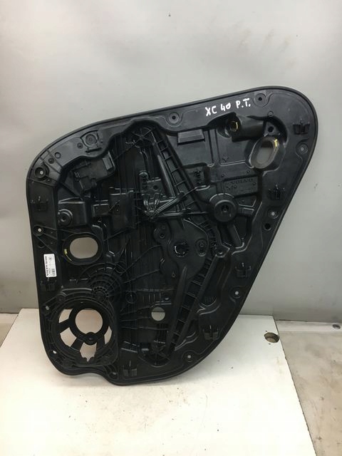 VOLVO XC40 PODNOŚNIK SZYBY PRAWY TYŁ 30747106