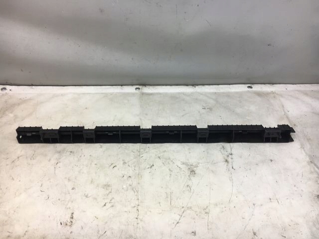 VOLVO XC90 II ŚLIZG MOCOWANIE PROGU PRAWE PRZEDNIE 32216524