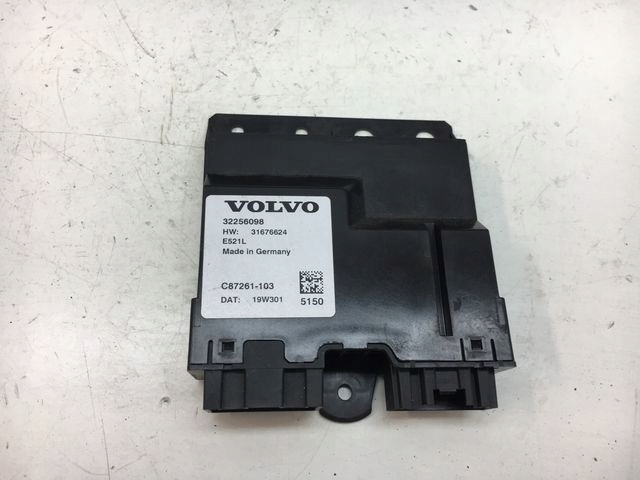 VOLVO V60 II MODUŁ KLAPY BAGAŻNIKA 32256098