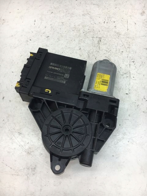 VOLVO XC90 II SILNICZEK SZYBY LEWY PRZÓD 31674755