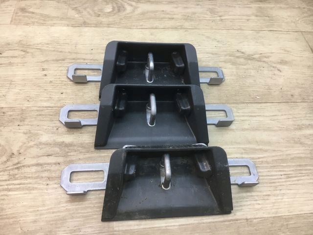 VOLVO XC90 II RYGIEL KLAPY BAGAŻNIKA 39831946