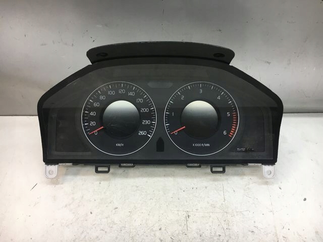 VOLVO XC60 V70 LICZNIK ZEGARY 31270899