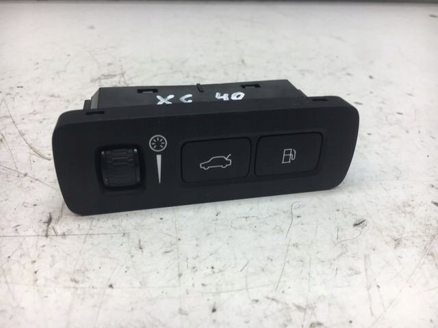 VOLVO XC40 PANEL OTWIERANIA KLAPY WLEWU PALIWA 31443874