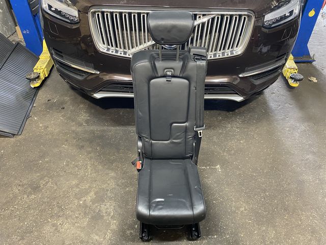 VOLVO XC90 II FOTEL ŚRODKOWY TYŁ