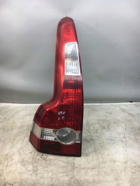 VOLVO V50 LAMPA LEWA TYLNA 30698918