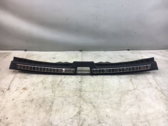 VOLVO XC90 II LISTWA NAKŁADKA BAGAŻNIKA 32239215