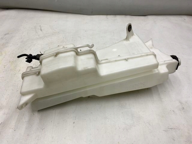 VOLVO S60 III ZBIORNICZEK PŁYNU DO SPRYSKIWACZY 32328303