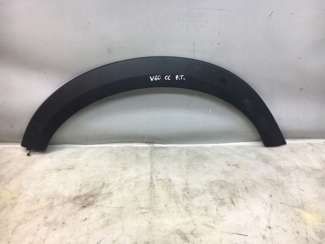 VOLVO V60 II CC LISTWA BŁOTNIKA PRAWY TYŁ 31463766