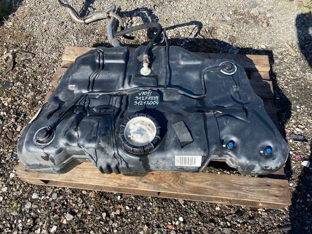 VOLVO V70 III ZBIORNIK PALIWA BAK POMPA 31212004 31273939