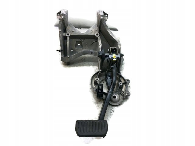VOLVO XC90 II PEDAŁ HAMULCA MOCOWANIE 31682024