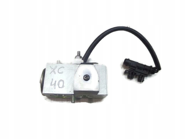 VOLVO XC40 SKRAPLACZ KLIMATYZACJI 8888948389