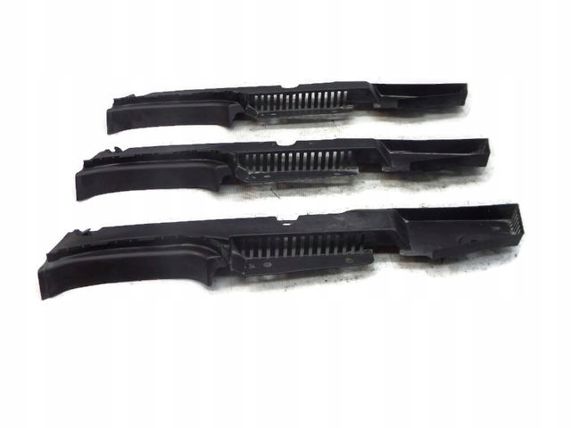 VOLVO XC90 OSŁONA NAKŁADKA BŁOTNIKA PRAWA 31371764