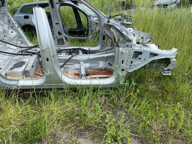 VOLVO XC90 II PODŁUŻNICA PRÓG SŁUPEK PRAWY