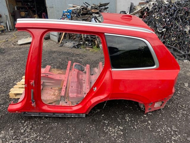 VOLVO XC90 II BŁOTNIK LEWY TYŁ WANNA 612